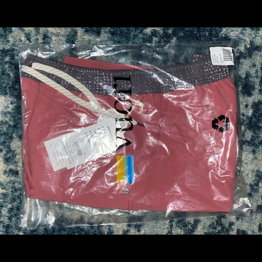 Men VUORI KORE SHORTS In Saltwater NWT Sz. L